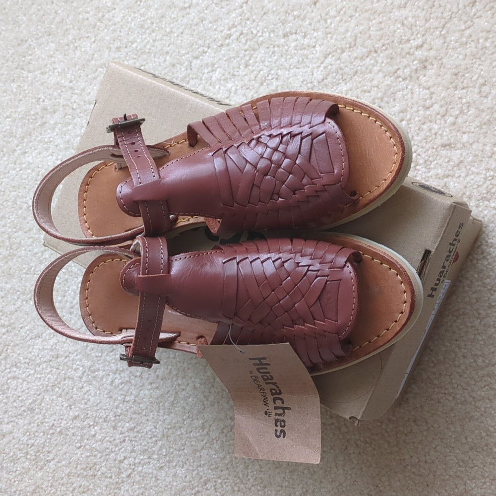 NWB BEARPAW Leather Sandals